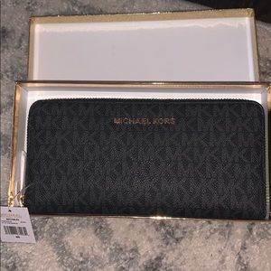 Michael Kors continental wallet NWT!